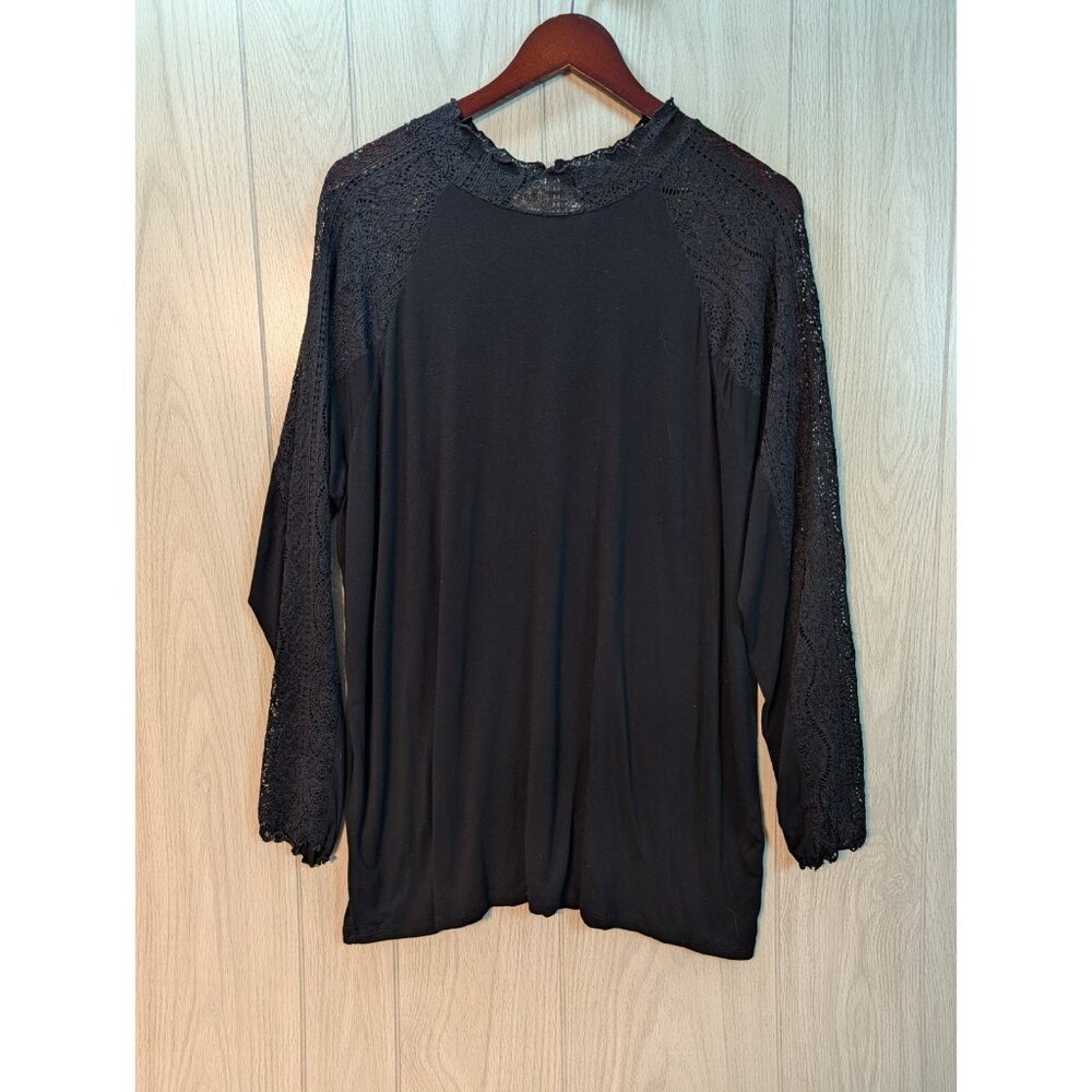 TORRID BLACK LONG LACE SLEEVE  TOP SWEATSHIRT BLOUSE TOP  TORID SIZE 3 3X